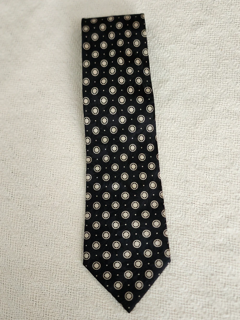George Roth of Germany Men’s Geometric Medallion Silk Neckwear Tie Blue White
